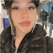 Profesora de danza urbana, especializada en Hiphop, y house. Formada en la Justedebout, tengo 25 años y vivo en Barcelona